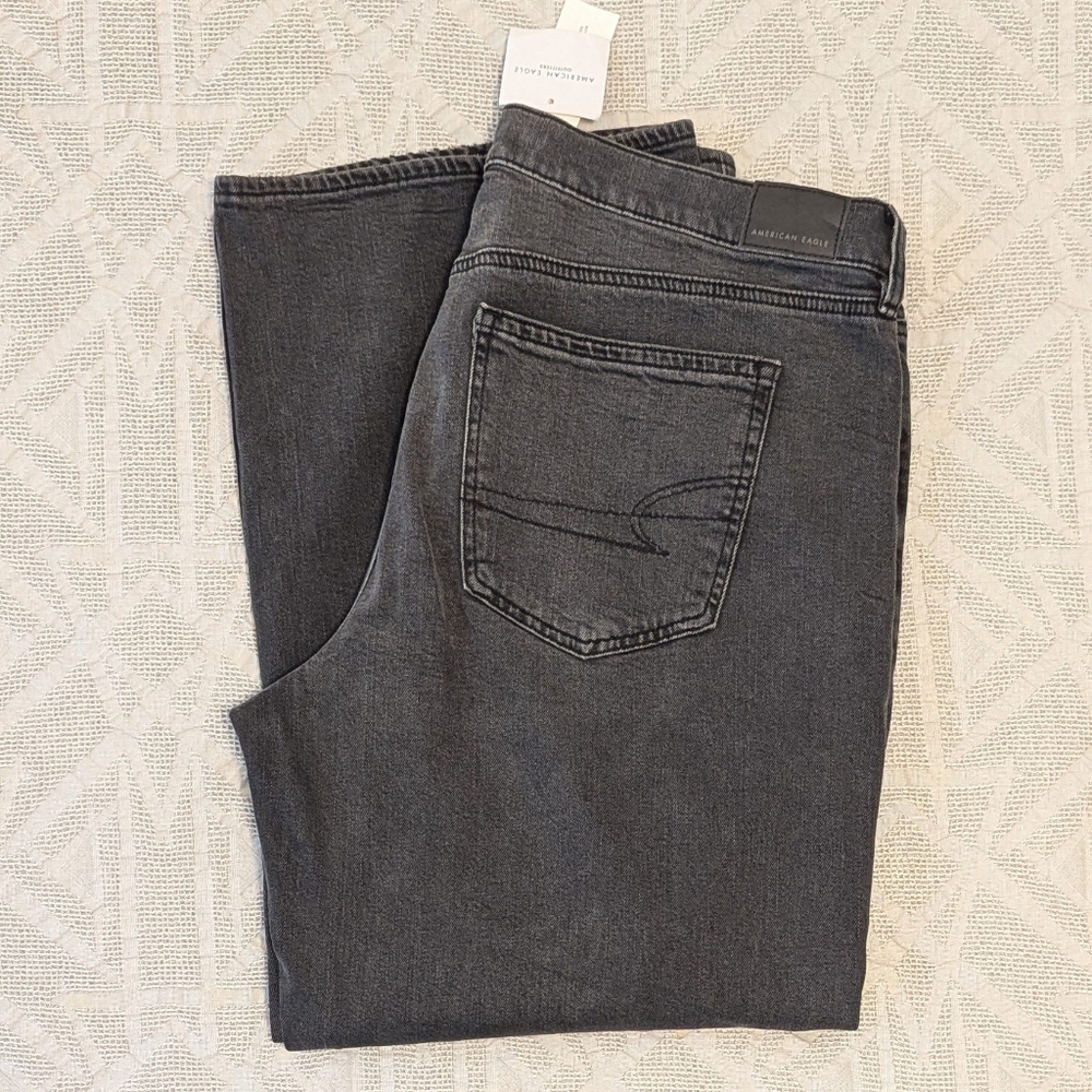 American Eagle Black Strigid High-Waisted Stovepipe Jean - New With Tags
